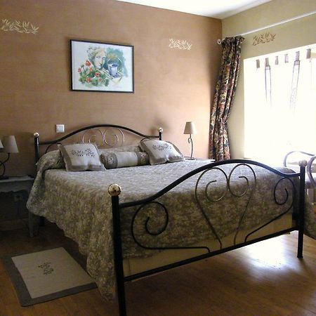 La Loge Du Chateau Saint-Dier-dʼAuvergne Esterno foto