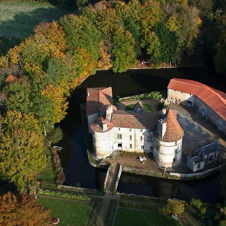 La Loge Du Chateau Saint-Dier-dʼAuvergne Esterno foto