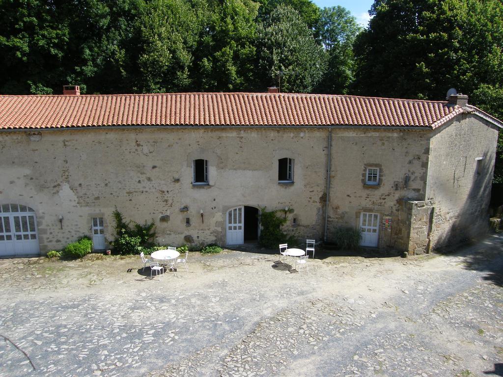 La Loge Du Chateau Saint-Dier-dʼAuvergne Esterno foto